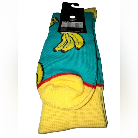 Donkey Kong Crew Socks 1 Pair Men 8-12 Green Yellow w Bananas & DK Face Nintendo - Picture 11 of 12